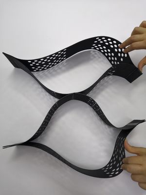 ضخامت ژئوسل 1.5 میلی متری برای ساخت و ساز جاده با فضای جوش 330 میلی متر تضمین کننده مهار خاک و پایداری پایه جاده