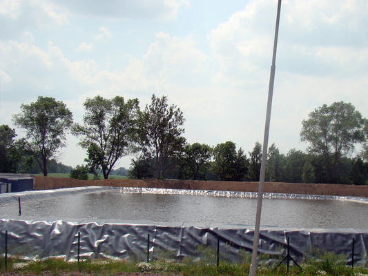 ژئوممبران HDPE با مقاومت کششی بالا ≥15MPa استحکام پارگی ≥25KN/m