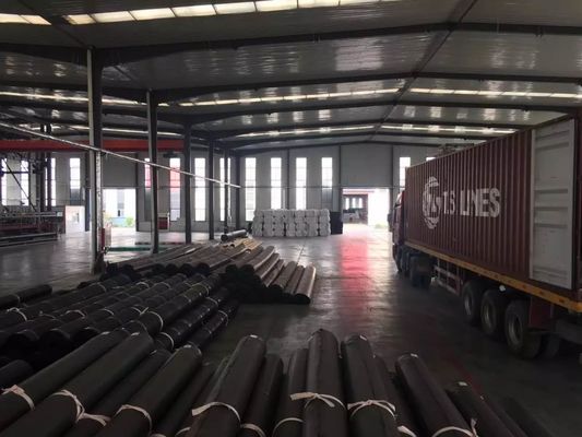 تسهیلات استخر میگو با سطح صاف و متمرکز بر روی روش‌های پرورش میگوی پایدار و حفاظت از محیط زیست