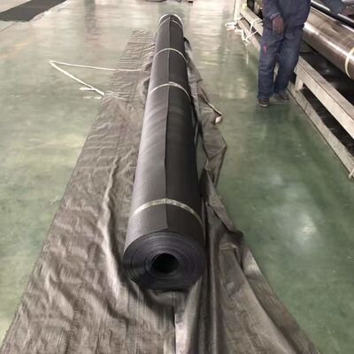 ژئوممبران HDPE با استحکام کششی ≥15MPa، عرض 1 تا 12 متر، شاخص اکسیژن ≥30 درصد، غشای ضد آب بادوام