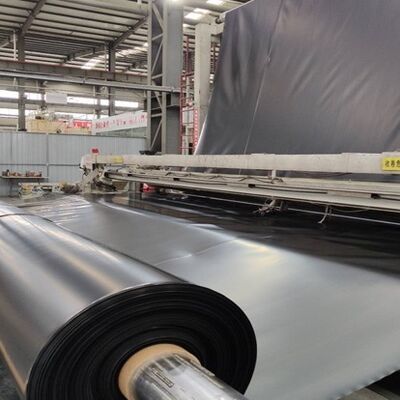 ژئوممبران HDPE صاف 1.5 میلی‌متری مقاوم در برابر اشعه ماوراء بنفش برای مخازن آبیاری کشاورزی