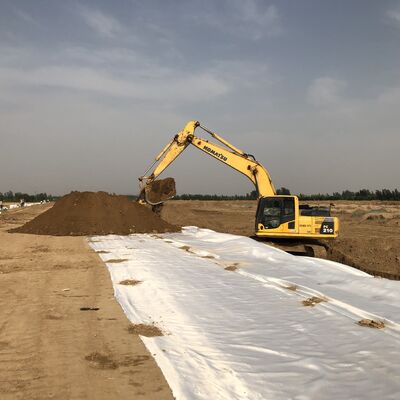 پارچه ژئوتکستایل بافته شده پلی‌پروپیلن PET درجه صنعتی 300 گرمی بادوام برای خاکریز رودخانه