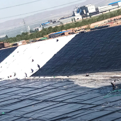 پوشش ژئوممبران HDPE ضد تراوش با کشش بالا برای ذخیره سازی زباله های صنعتی و باطله