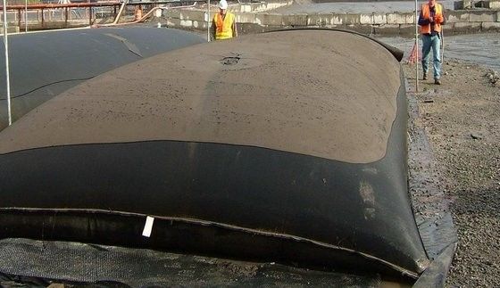 لوله های زهکشی ژئوتکستایل شن سیاه ضروری برای کاربردهای احیای زمین و احیای زمین با سدهای خاکی پر شده از شن
