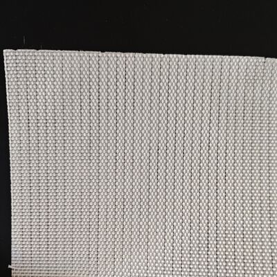 پارچه ژئوتکستایل بافته شده پلی‌پروپیلن PET درجه صنعتی 300 گرمی بادوام برای خاکریز رودخانه